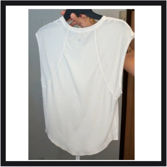 Lululemon plank to pike tee - Picture 4 of 4